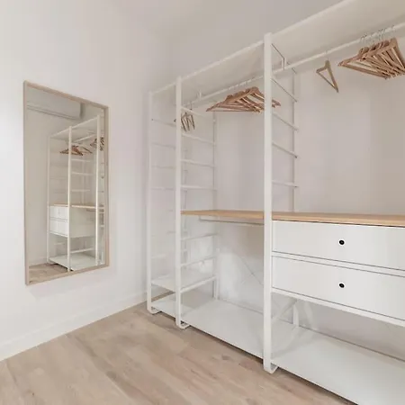 Apartment Domus 124, Elegant Comfort With Parking *