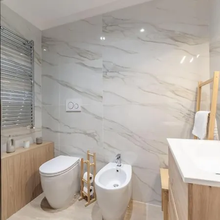 Apartment Domus 124, Elegant Comfort With Parking Rome