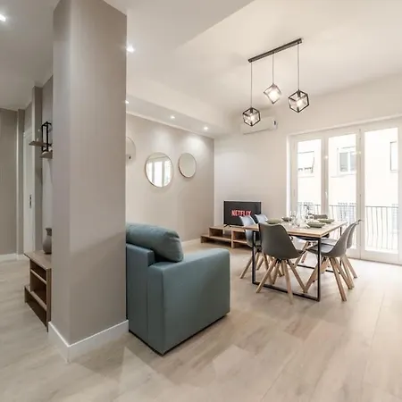 Domus 124, Elegant Comfort With Parking * Rome