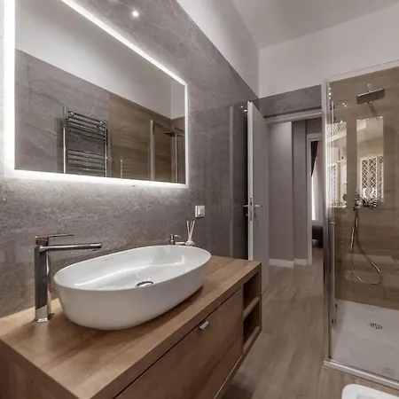 Domus 124, Elegant Comfort With Parking * Rome