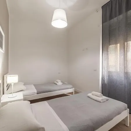Domus 124, Elegant Comfort With Parking