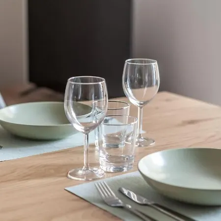 Domus 124, Elegant Comfort With Parking Apartment *