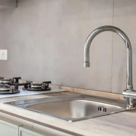 Apartment Domus 124, Elegant Comfort With Parking Rome