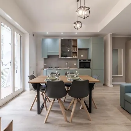 Domus 124, Elegant Comfort With Parking Apartment