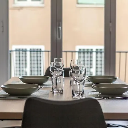 Domus 124, Elegant Comfort With Parking