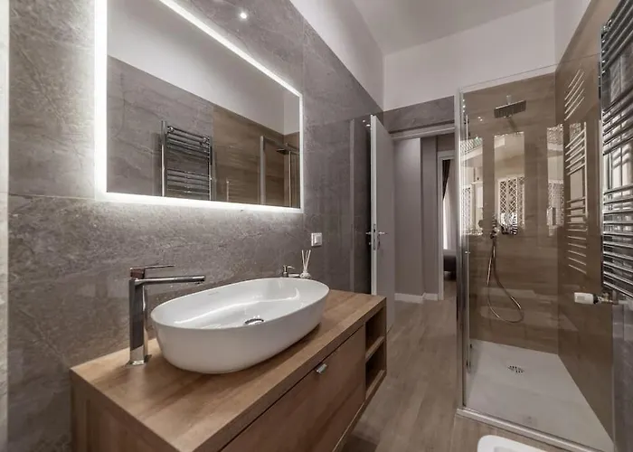 Domus 124, Elegant Comfort With Parking * Rome
